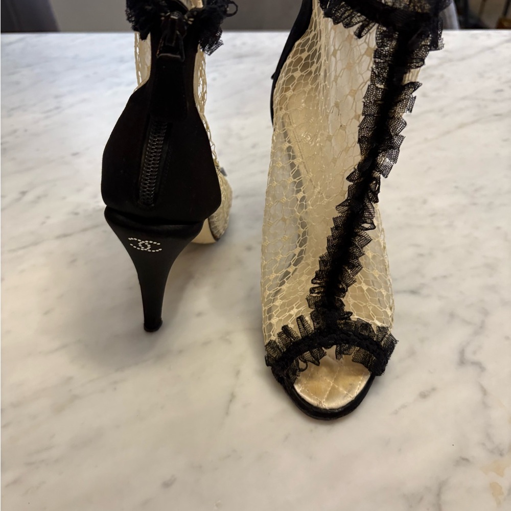 CHANEL Black and Cream Lace Ankle Boots - Picture 3 of 7